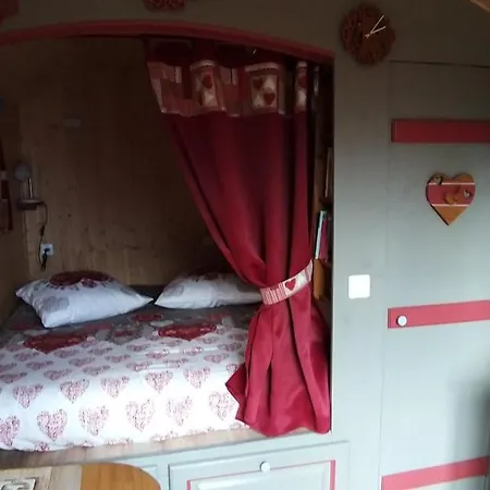 Roulotte Romantique Chauffee En Cevennes Monteils  Exterior foto