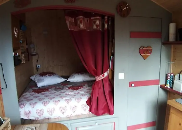 Roulotte Romantique Chauffee En Cevennes